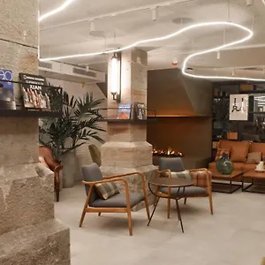 Latroupe La Granja Hostel Bilbao